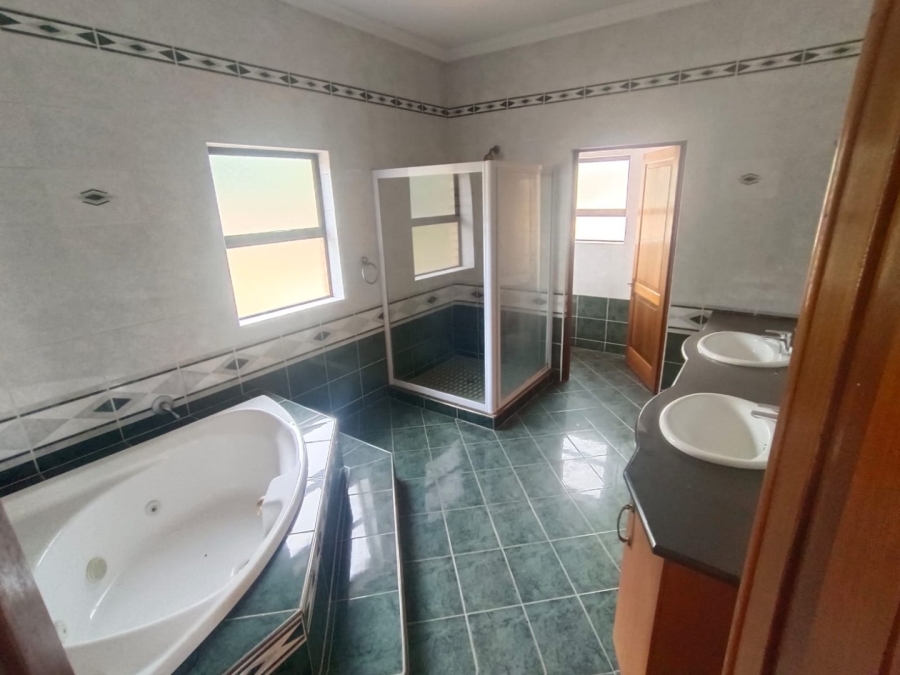 6 Bedroom Property for Sale in Montana Park Gauteng