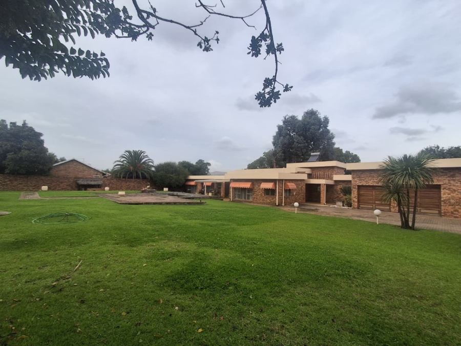 5 Bedroom Property for Sale in Bedworth Park Gauteng