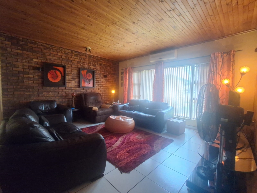 5 Bedroom Property for Sale in Bedworth Park Gauteng
