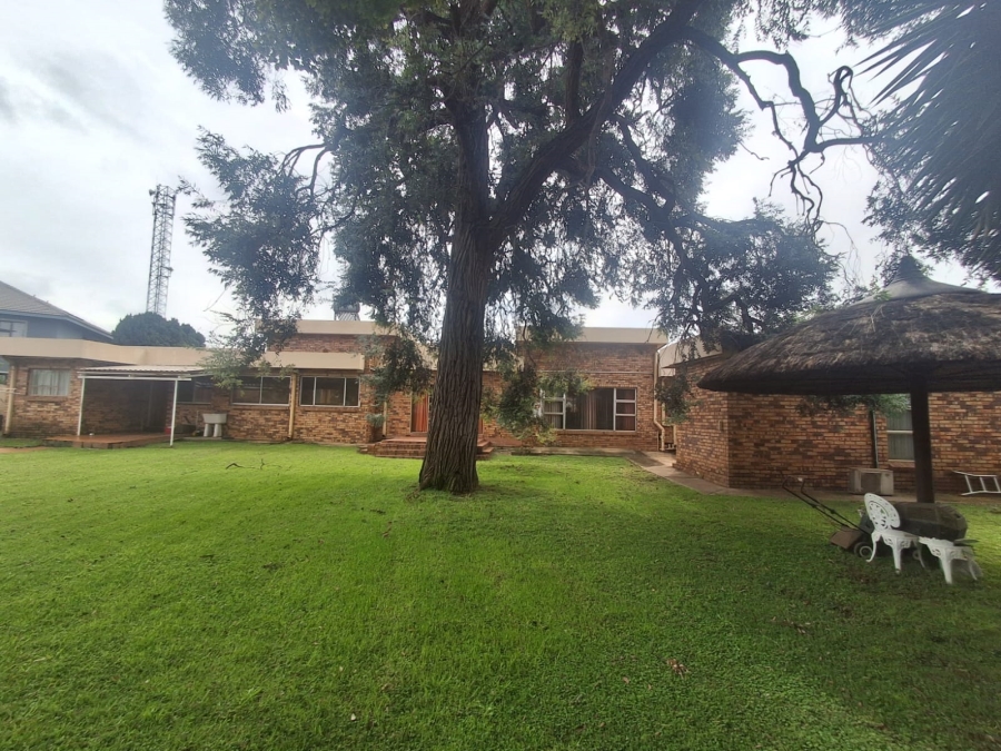 5 Bedroom Property for Sale in Bedworth Park Gauteng