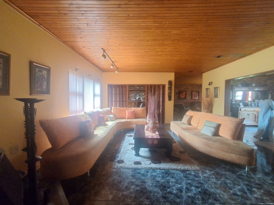 5 Bedroom Property for Sale in Bedworth Park Gauteng