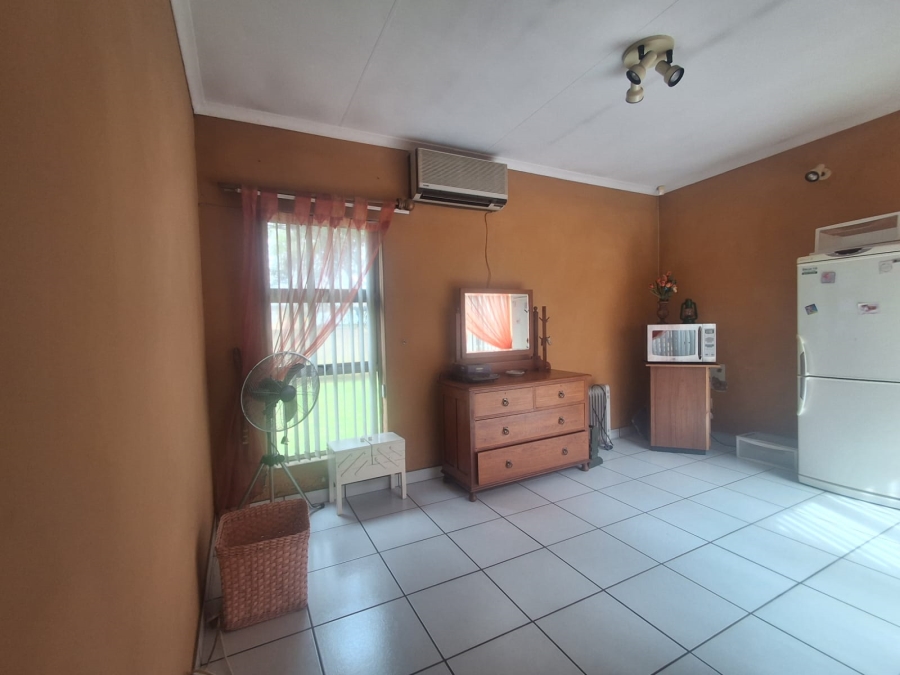 5 Bedroom Property for Sale in Bedworth Park Gauteng