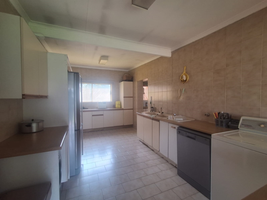 5 Bedroom Property for Sale in Bedworth Park Gauteng
