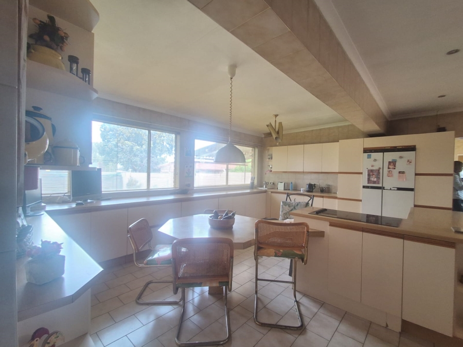 5 Bedroom Property for Sale in Bedworth Park Gauteng
