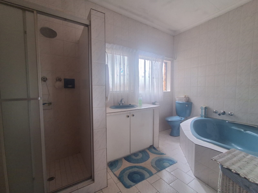 5 Bedroom Property for Sale in Bedworth Park Gauteng