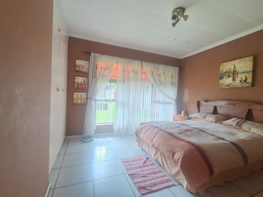 5 Bedroom Property for Sale in Bedworth Park Gauteng