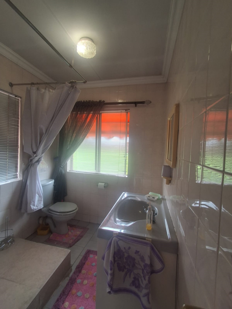5 Bedroom Property for Sale in Bedworth Park Gauteng