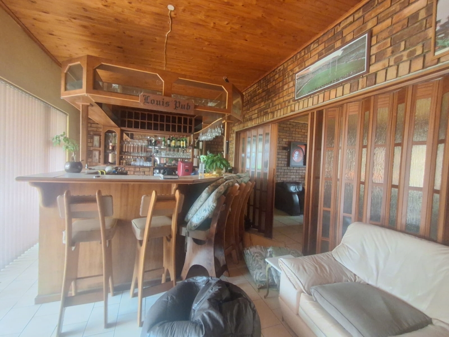 5 Bedroom Property for Sale in Bedworth Park Gauteng