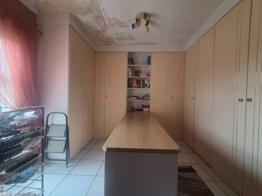 5 Bedroom Property for Sale in Bedworth Park Gauteng