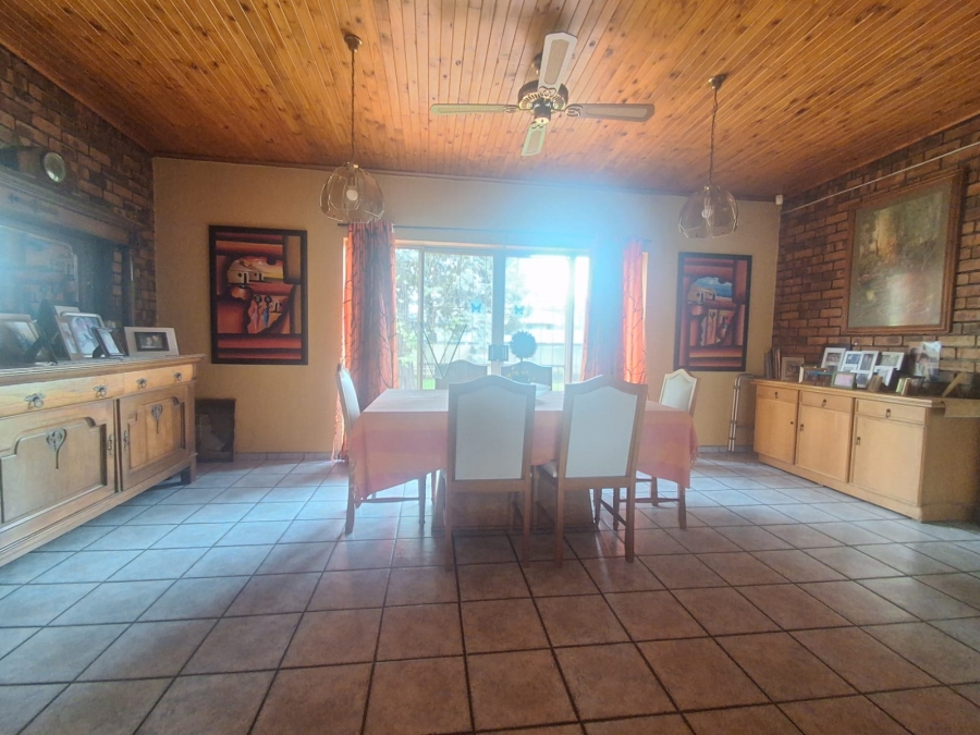5 Bedroom Property for Sale in Bedworth Park Gauteng