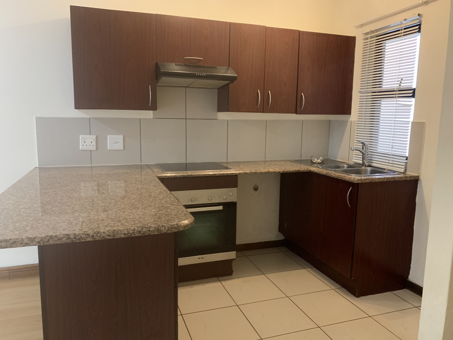 To Let 1 Bedroom Property for Rent in Jackal Creek Golf Estate Gauteng