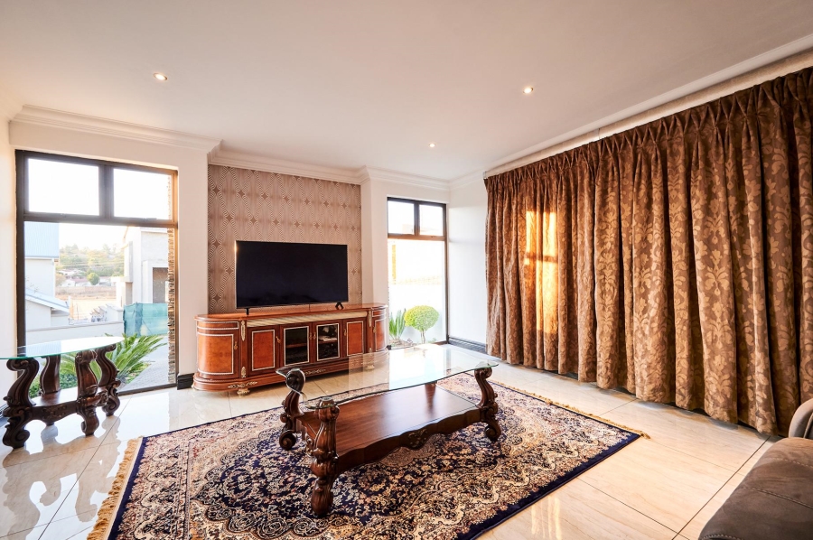 4 Bedroom Property for Sale in Waterfall Country Village Gauteng