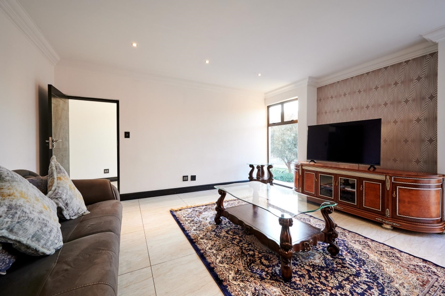 4 Bedroom Property for Sale in Waterfall Country Village Gauteng
