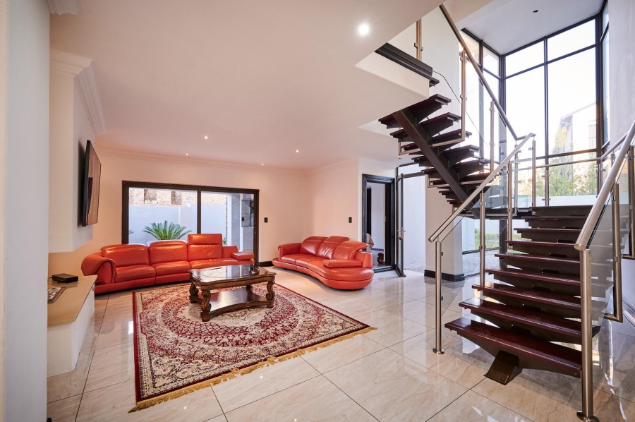 4 Bedroom Property for Sale in Waterfall Country Village Gauteng