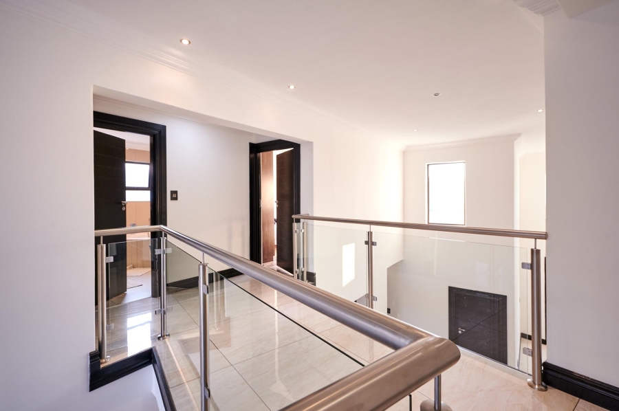 4 Bedroom Property for Sale in Waterfall Country Village Gauteng