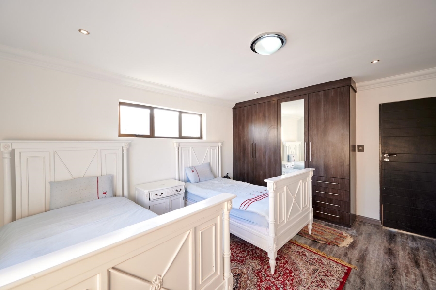 4 Bedroom Property for Sale in Waterfall Country Village Gauteng