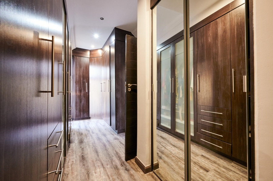 4 Bedroom Property for Sale in Waterfall Country Village Gauteng