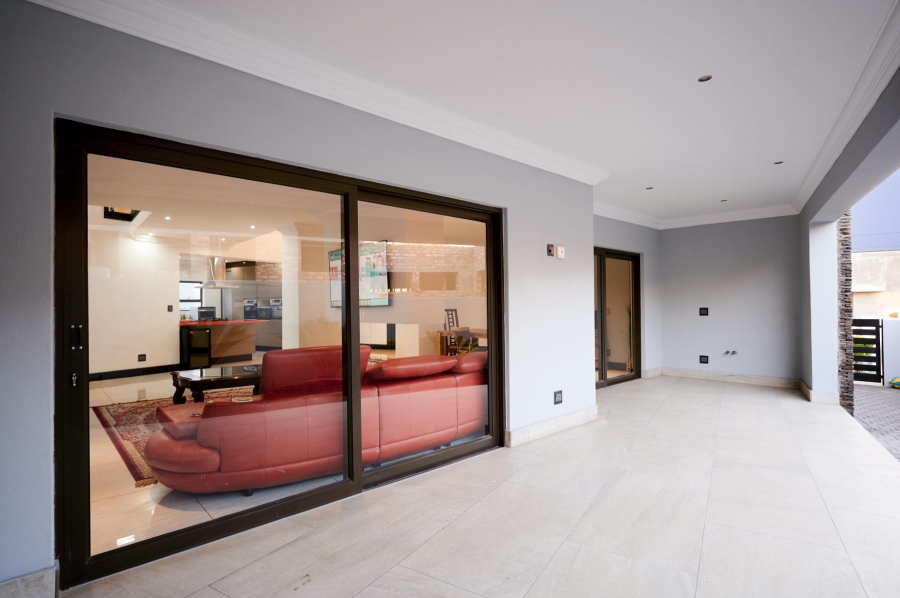 4 Bedroom Property for Sale in Waterfall Country Village Gauteng