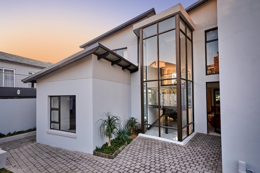 4 Bedroom Property for Sale in Waterfall Country Village Gauteng