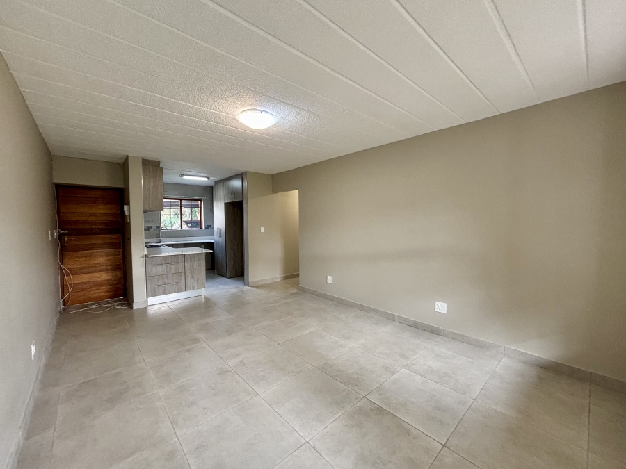 To Let 2 Bedroom Property for Rent in Robindale Gauteng