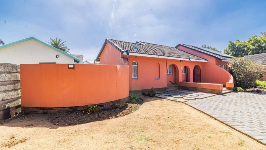 3 Bedroom Property for Sale in Brackenhurst Gauteng