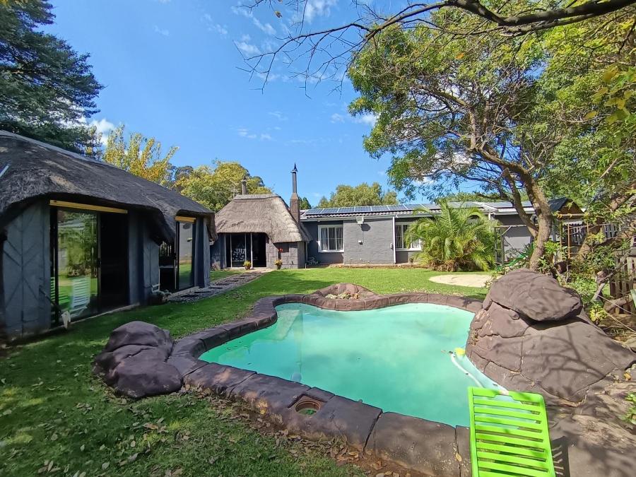 4 Bedroom Property for Sale in Brackendowns Gauteng