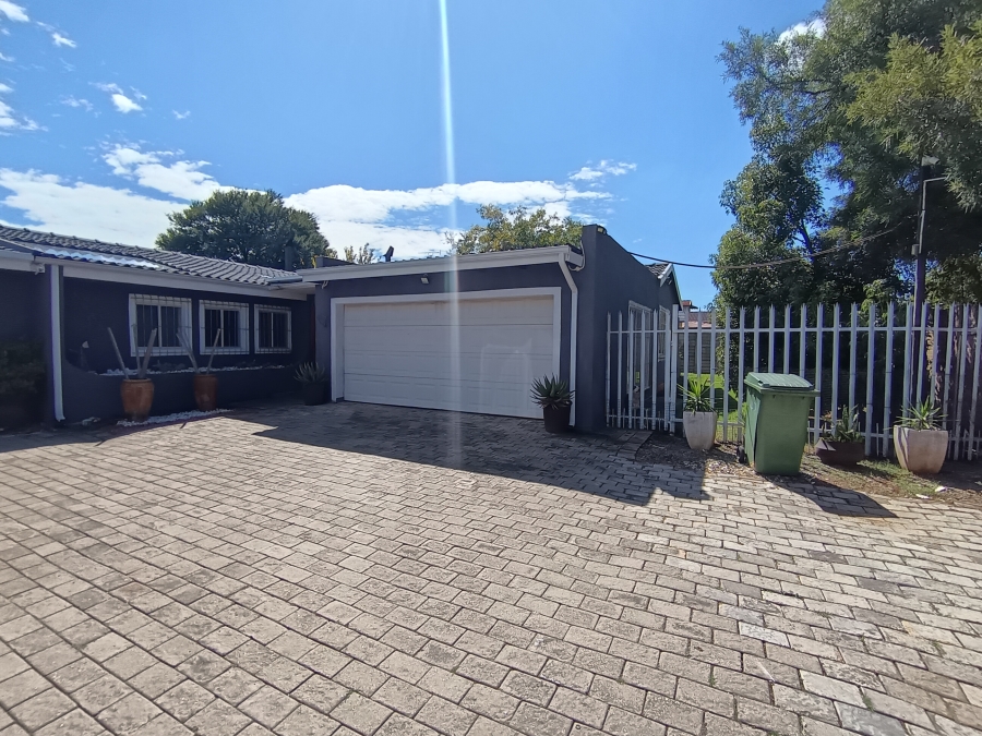4 Bedroom Property for Sale in Brackendowns Gauteng