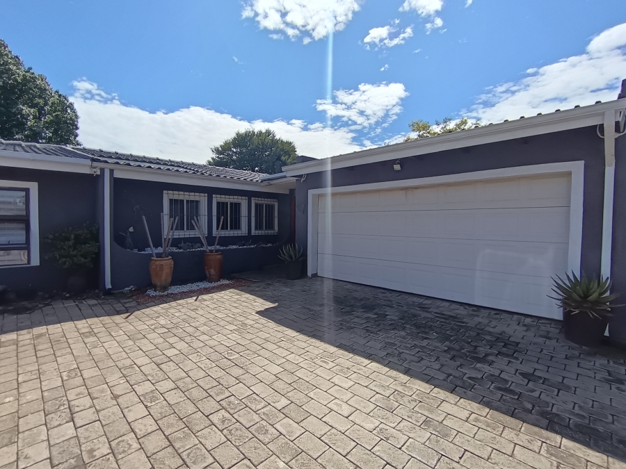 4 Bedroom Property for Sale in Brackendowns Gauteng