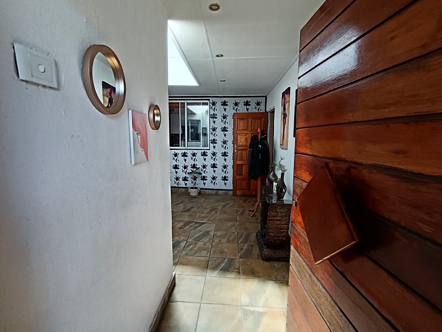 4 Bedroom Property for Sale in Brackendowns Gauteng