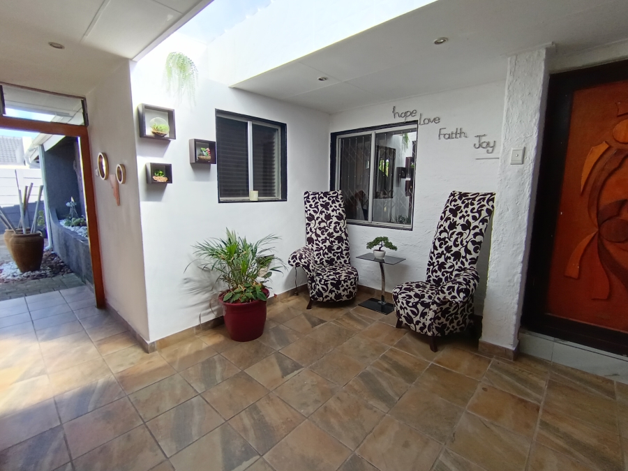 4 Bedroom Property for Sale in Brackendowns Gauteng