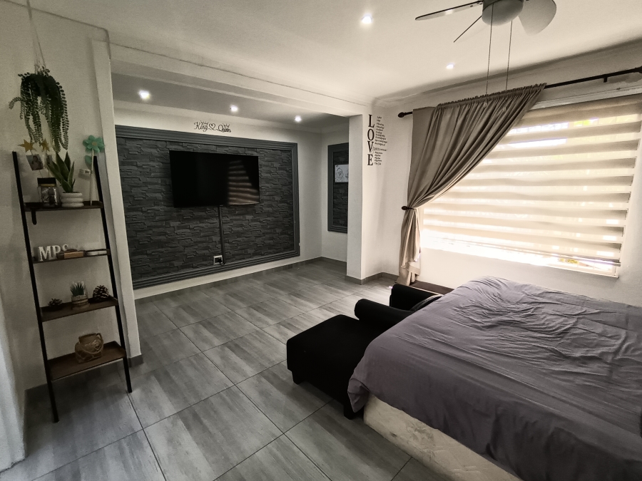 4 Bedroom Property for Sale in Brackendowns Gauteng