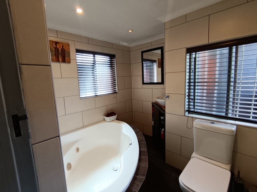 4 Bedroom Property for Sale in Brackendowns Gauteng