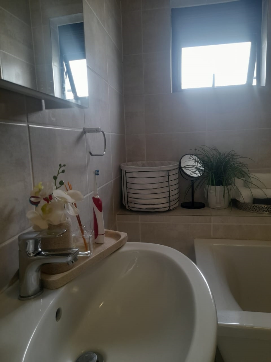 1 Bedroom Property for Sale in Linbro Park Gauteng