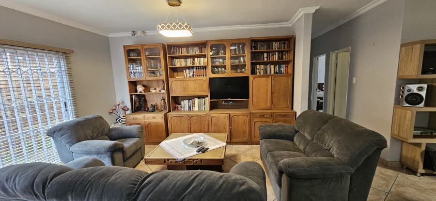 3 Bedroom Property for Sale in New Redruth Gauteng