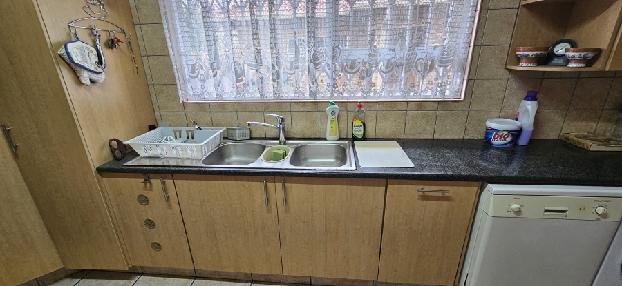 3 Bedroom Property for Sale in New Redruth Gauteng