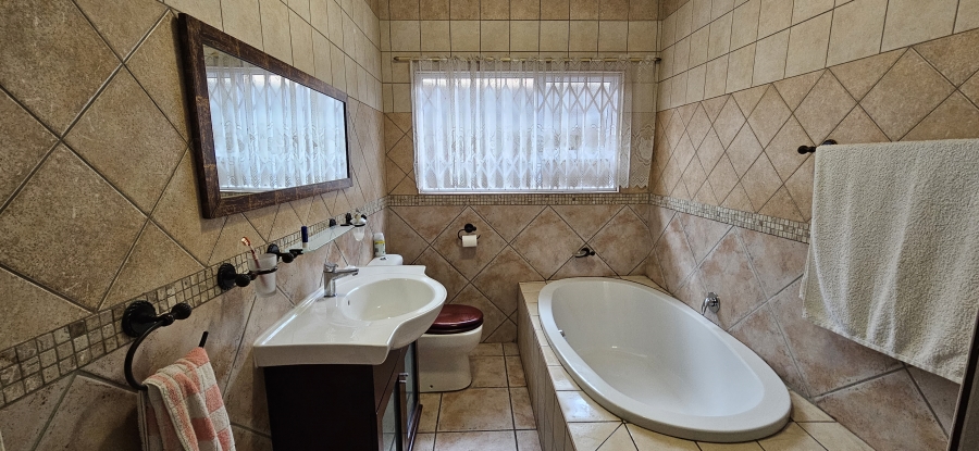 3 Bedroom Property for Sale in New Redruth Gauteng