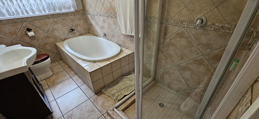 3 Bedroom Property for Sale in New Redruth Gauteng