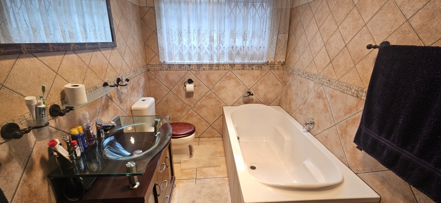 3 Bedroom Property for Sale in New Redruth Gauteng