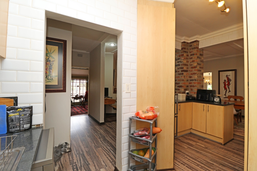 To Let 4 Bedroom Property for Rent in Blairgowrie Gauteng