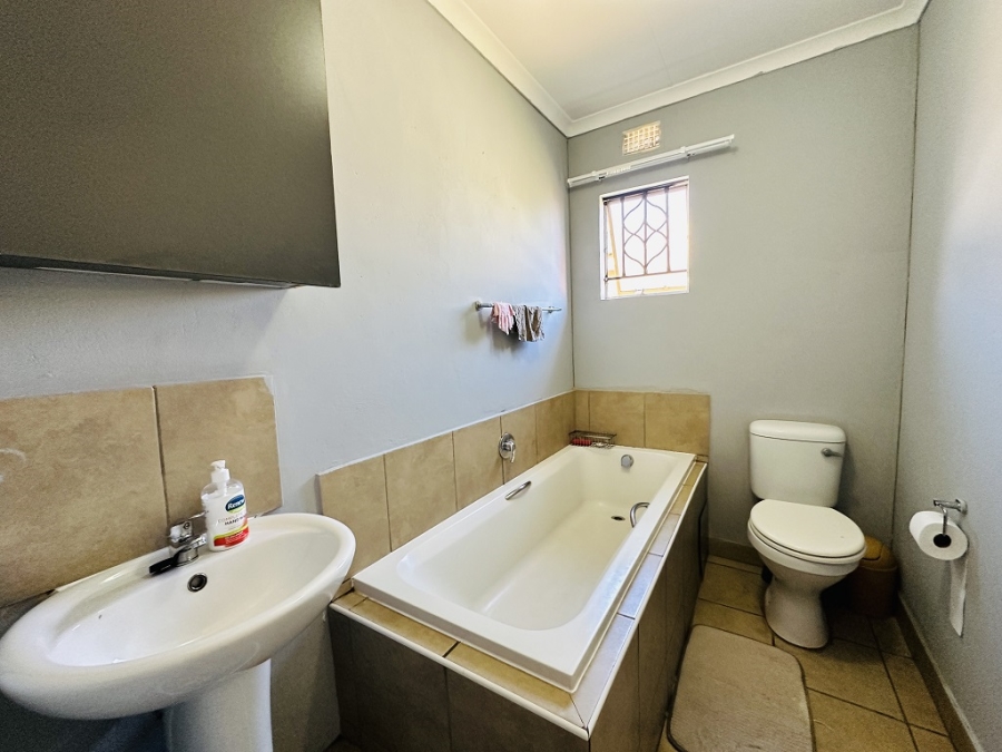 3 Bedroom Property for Sale in Sky City Gauteng