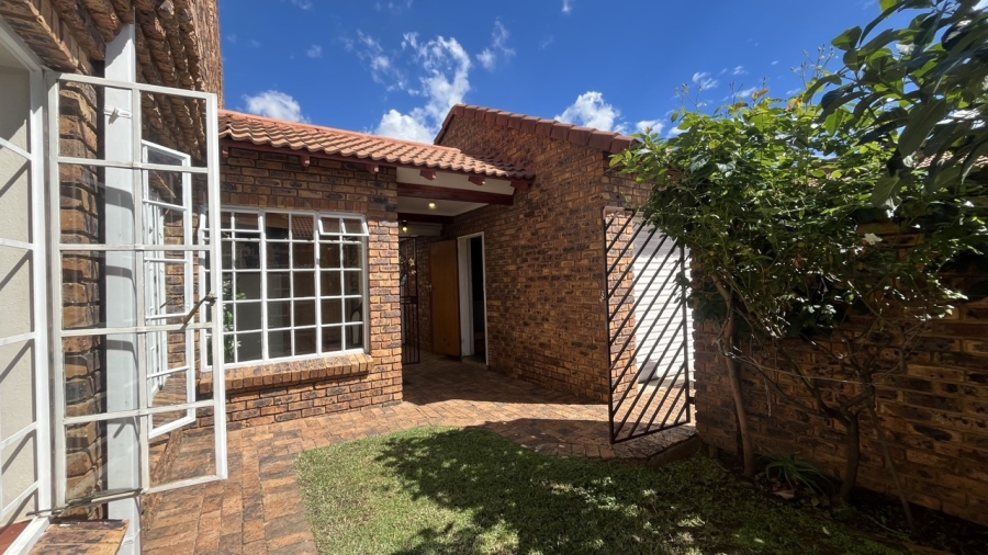 3 Bedroom Property for Sale in Brackendowns Gauteng