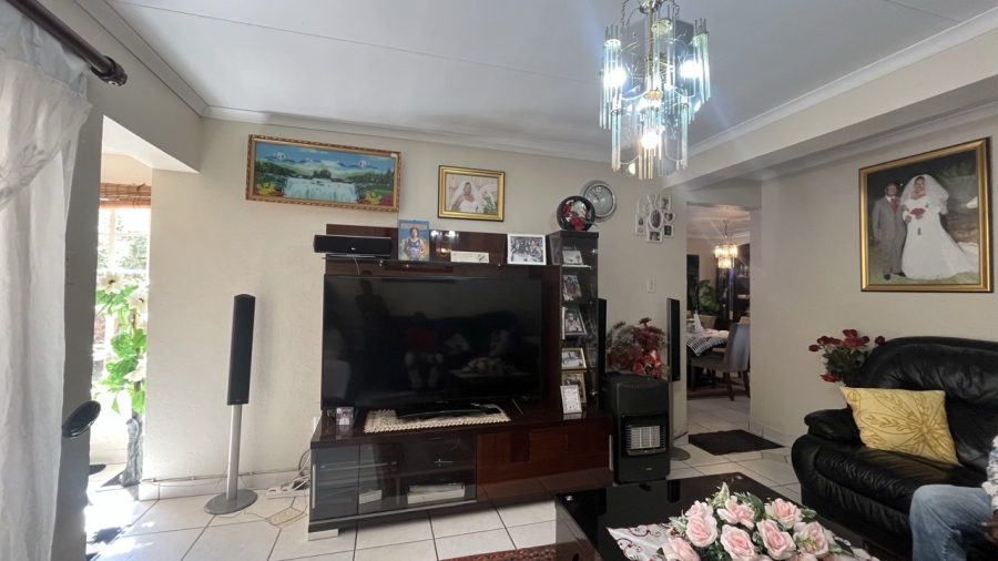 3 Bedroom Property for Sale in Brackendowns Gauteng