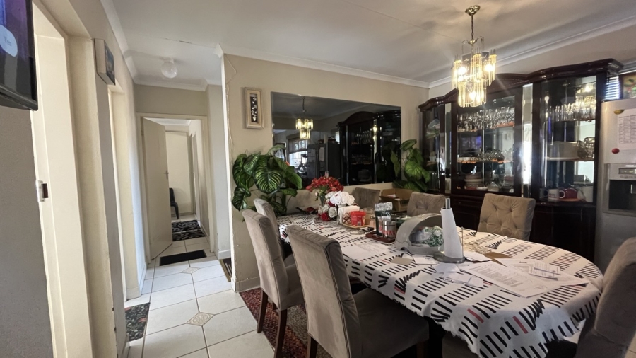 3 Bedroom Property for Sale in Brackendowns Gauteng
