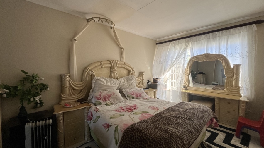 3 Bedroom Property for Sale in Brackendowns Gauteng