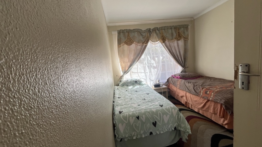 3 Bedroom Property for Sale in Brackendowns Gauteng