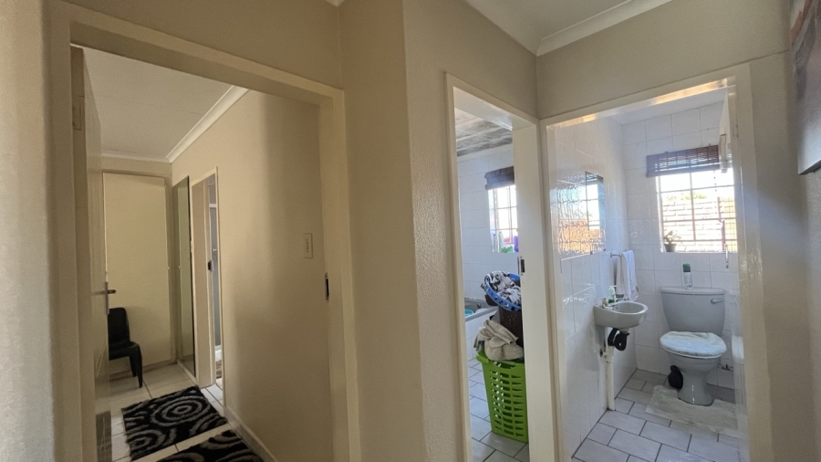 3 Bedroom Property for Sale in Brackendowns Gauteng