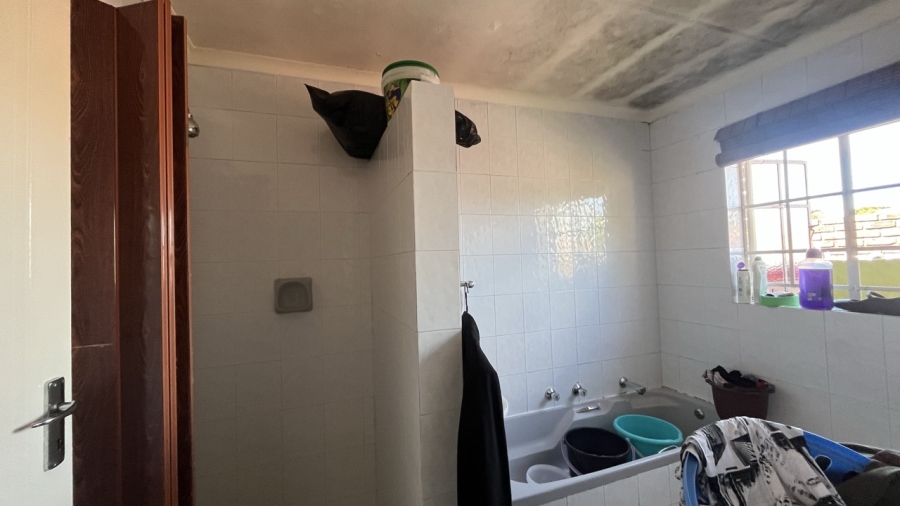 3 Bedroom Property for Sale in Brackendowns Gauteng