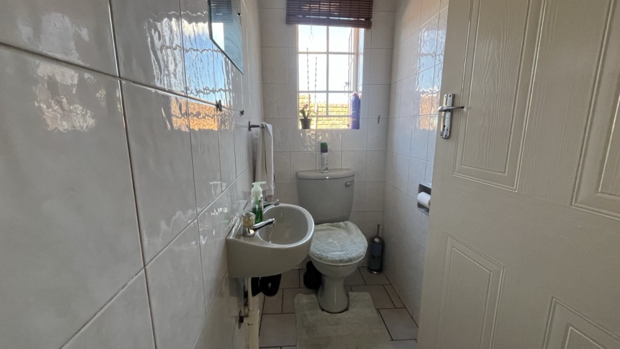 3 Bedroom Property for Sale in Brackendowns Gauteng