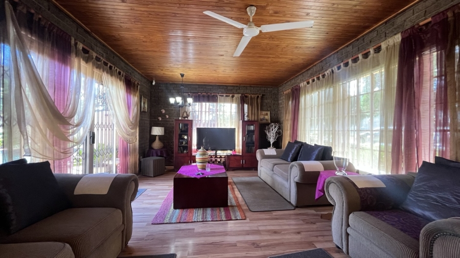 3 Bedroom Property for Sale in Brackendowns Gauteng