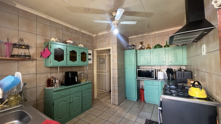 3 Bedroom Property for Sale in Brackendowns Gauteng